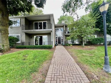 1113 N Old Woodward Avenue, Birmingham, MI 48009