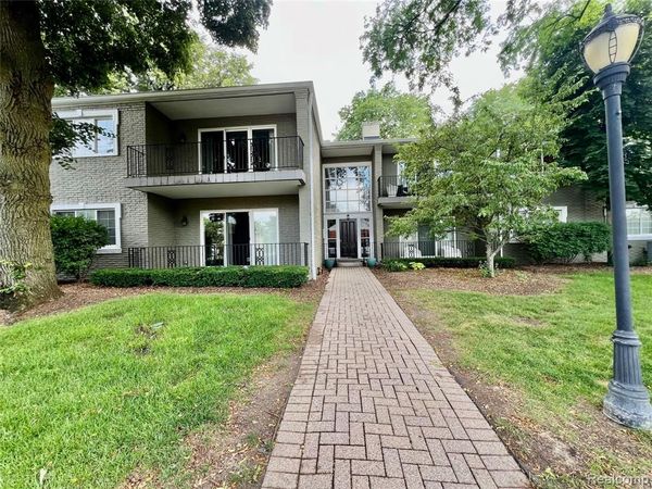 1113 N Old Woodward Avenue, Birmingham, MI 48009