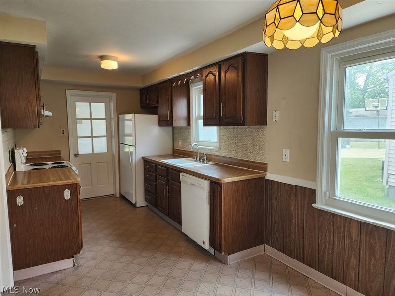 1335 Washington Boulevard, Mayfield Heights, OH 44124 Photo 4