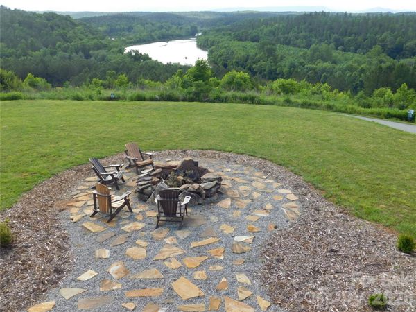 305 E Settings Boulevard NW, Valdese, NC 28690