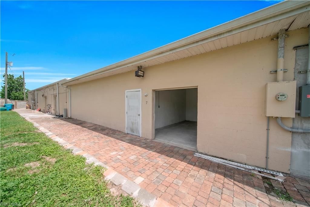 710 Pondella Rd, Unit 6&7, North Fort Myers, FL 33903 Photo