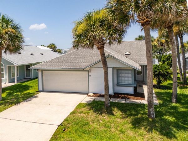 50 NANTUCKET DRIVE , PALM COAST, FL 32137