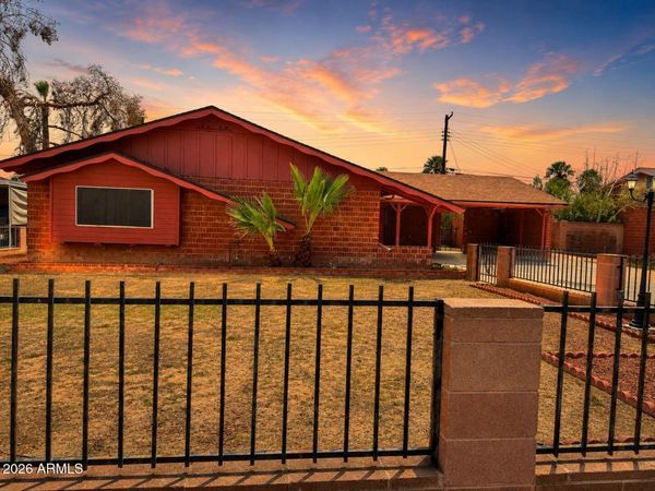 3525 W MARYLAND Avenue, Phoenix, AZ 85019