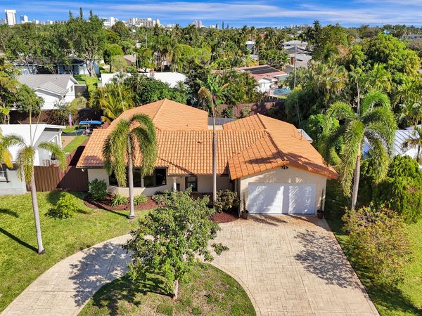 1520 NE 53rd Street, Fort Lauderdale, FL 33334