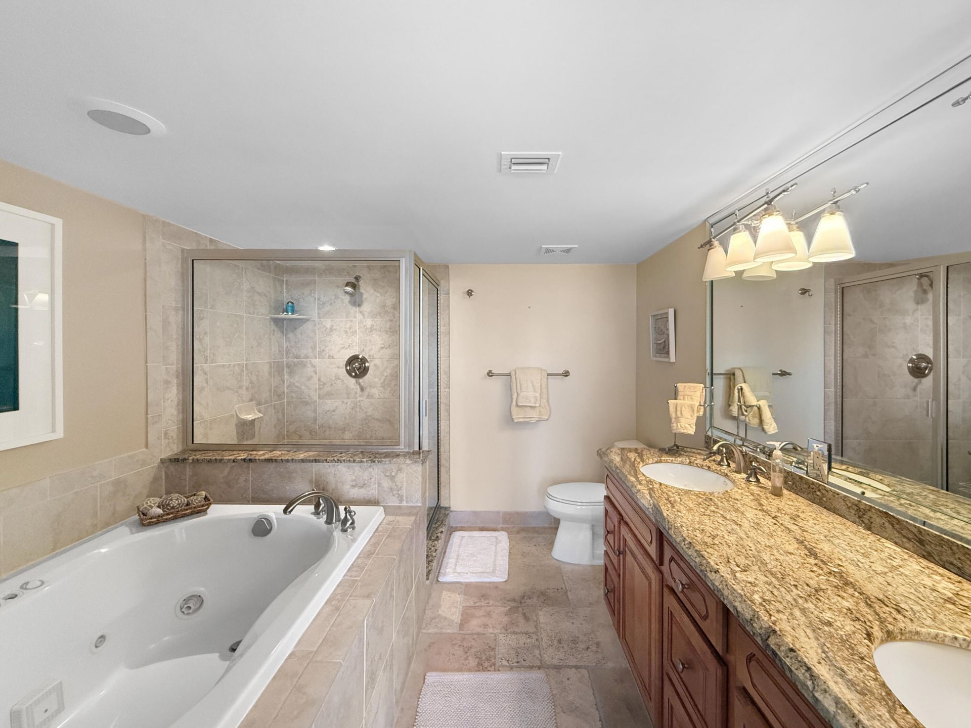 4200 N Ocean, Unit 2-406, Singer Island, FL 33404 Photo
