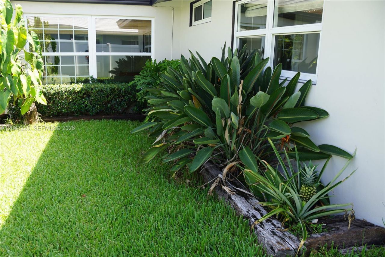 1251 SW 11th Ter, Boca Raton, FL 33486 Photo