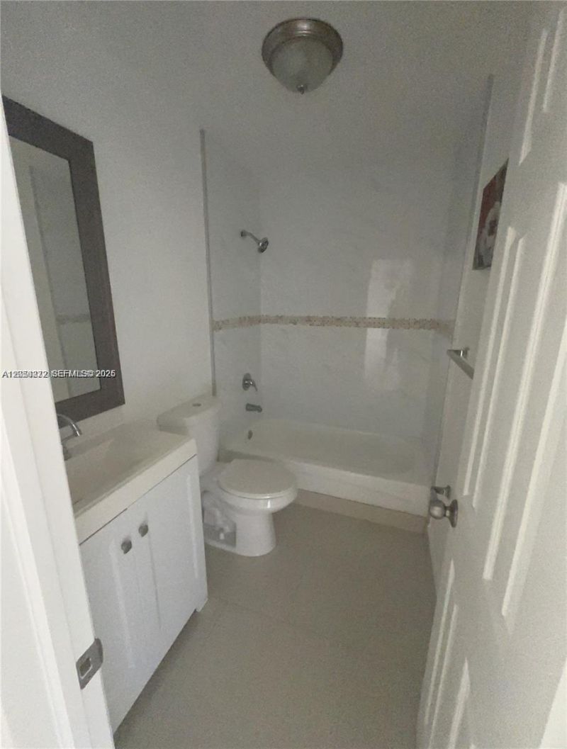 6970 NW 186th St , Unit 3-502, Hialeah, FL 33015 Photo