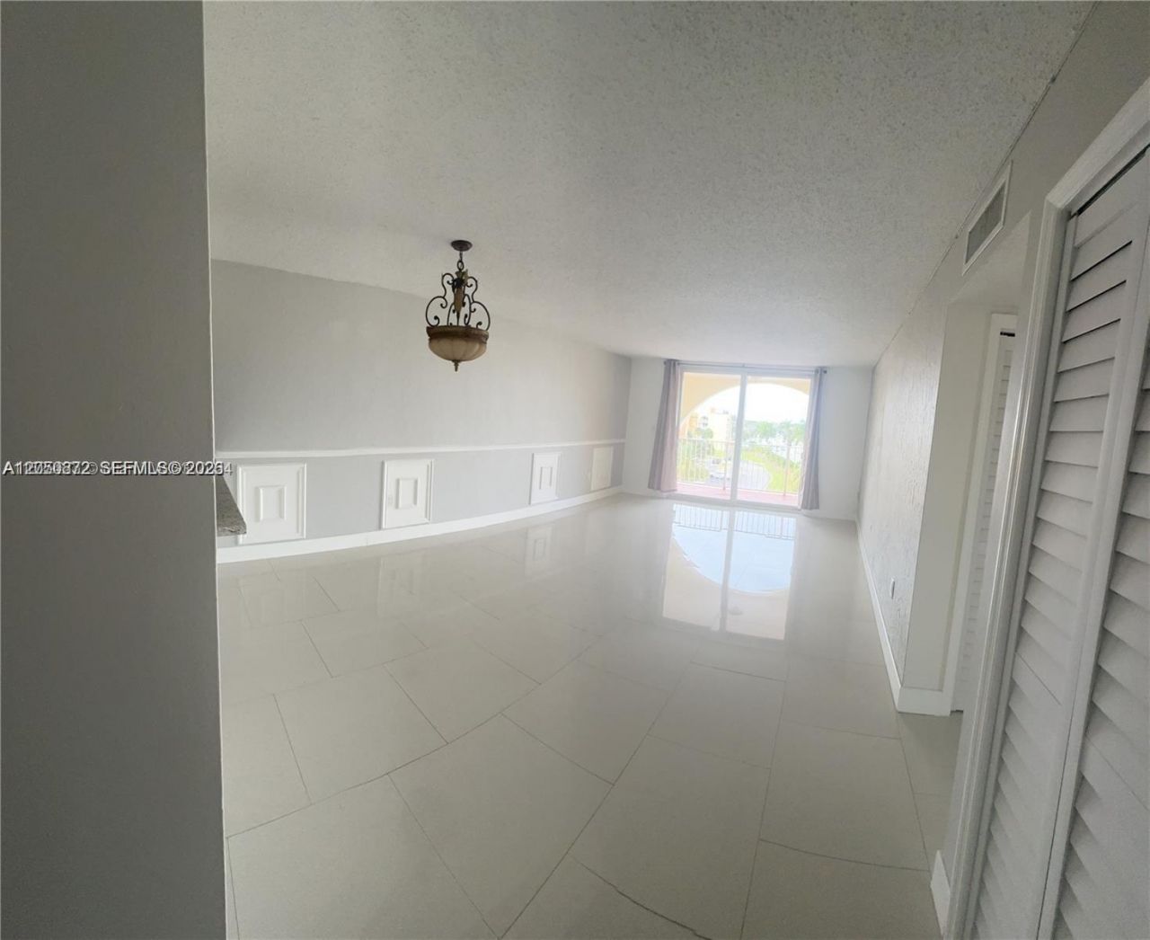 6970 NW 186th St , Unit 3-502, Hialeah, FL 33015 Photo
