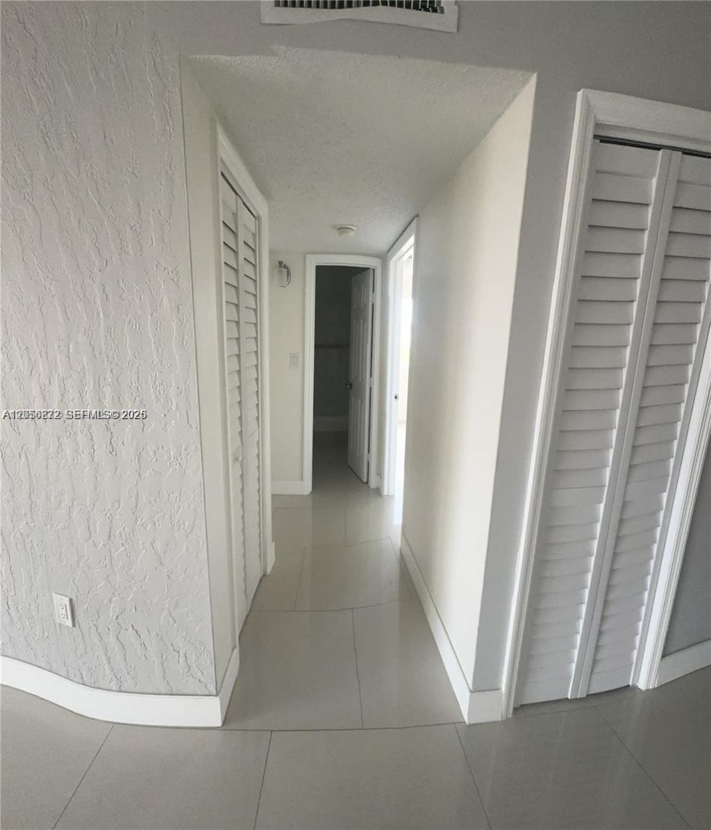 6970 NW 186th St , Unit 3-502, Hialeah, FL 33015 Photo