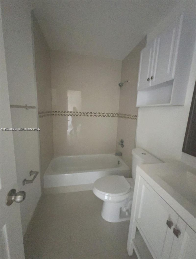 6970 NW 186th St , Unit 3-502, Hialeah, FL 33015 Photo