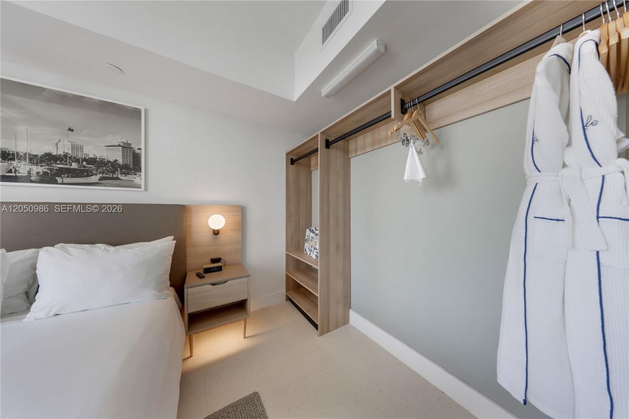 159 NE 6 Street , Unit 2402, Miami, FL 33132 Photo