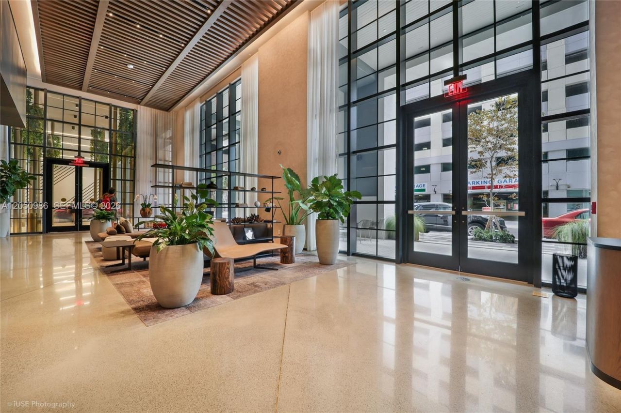 159 NE 6 Street , Unit 2402, Miami, FL 33132 Photo