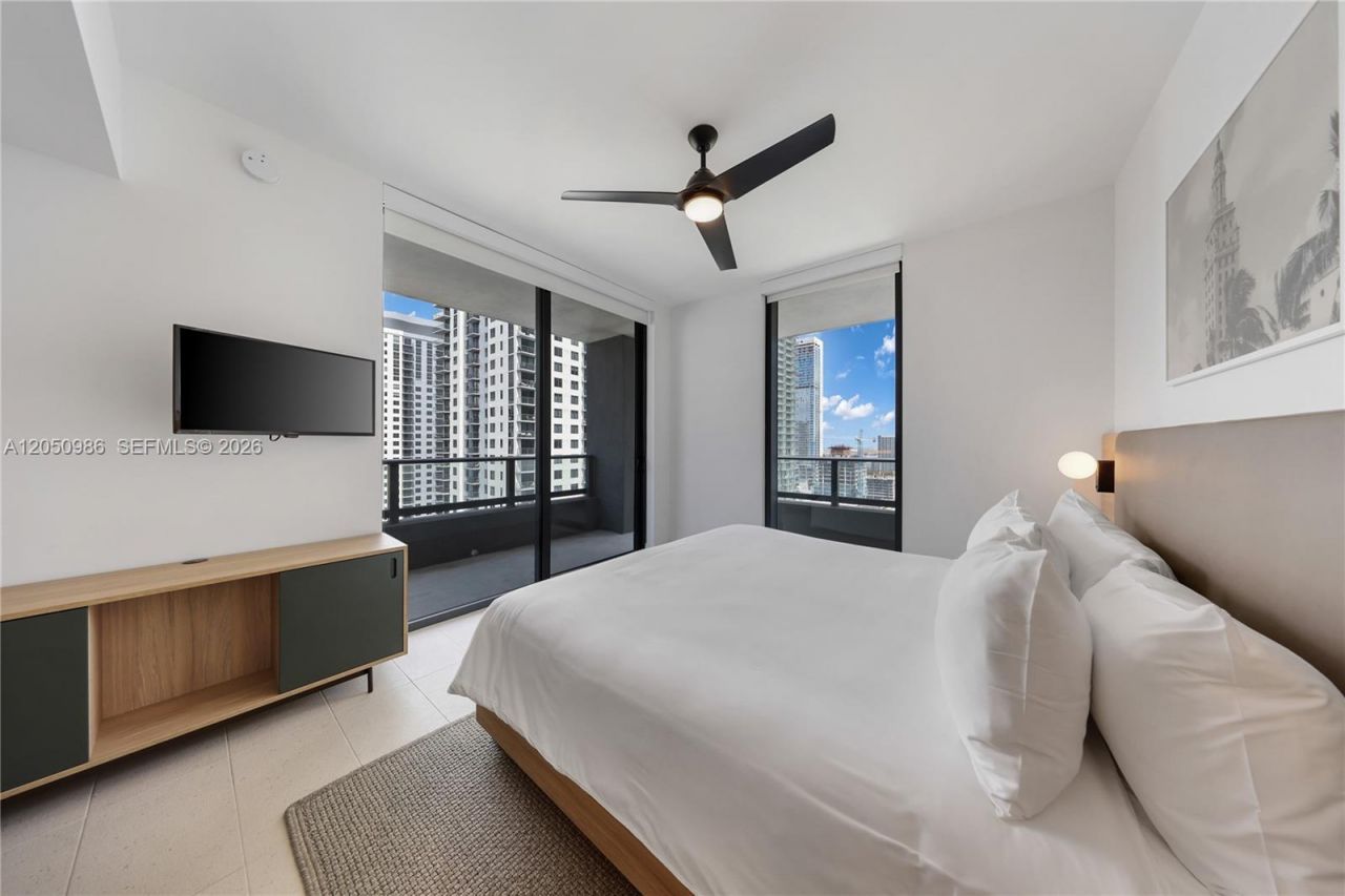 159 NE 6 Street , Unit 2402, Miami, FL 33132 Photo