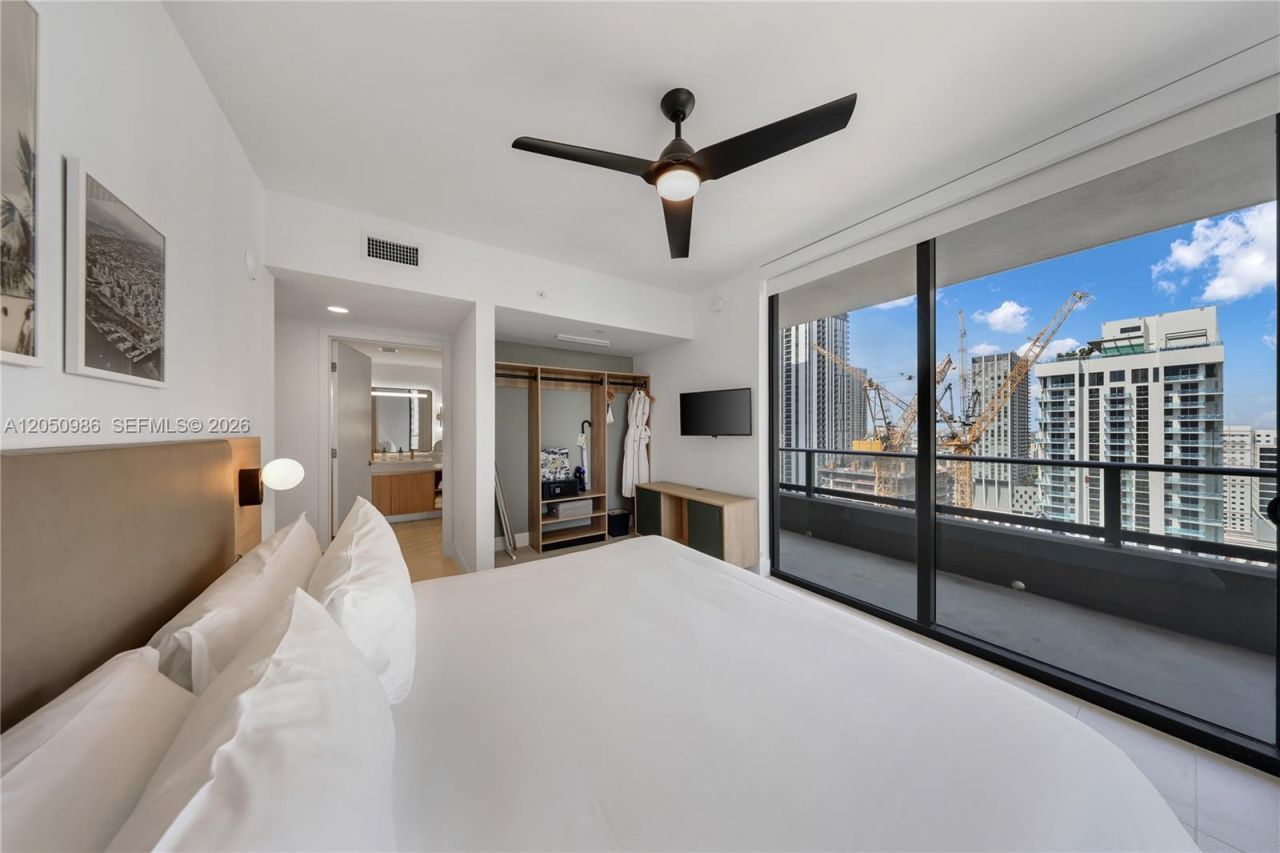 159 NE 6 Street , Unit 2402, Miami, FL 33132 Photo