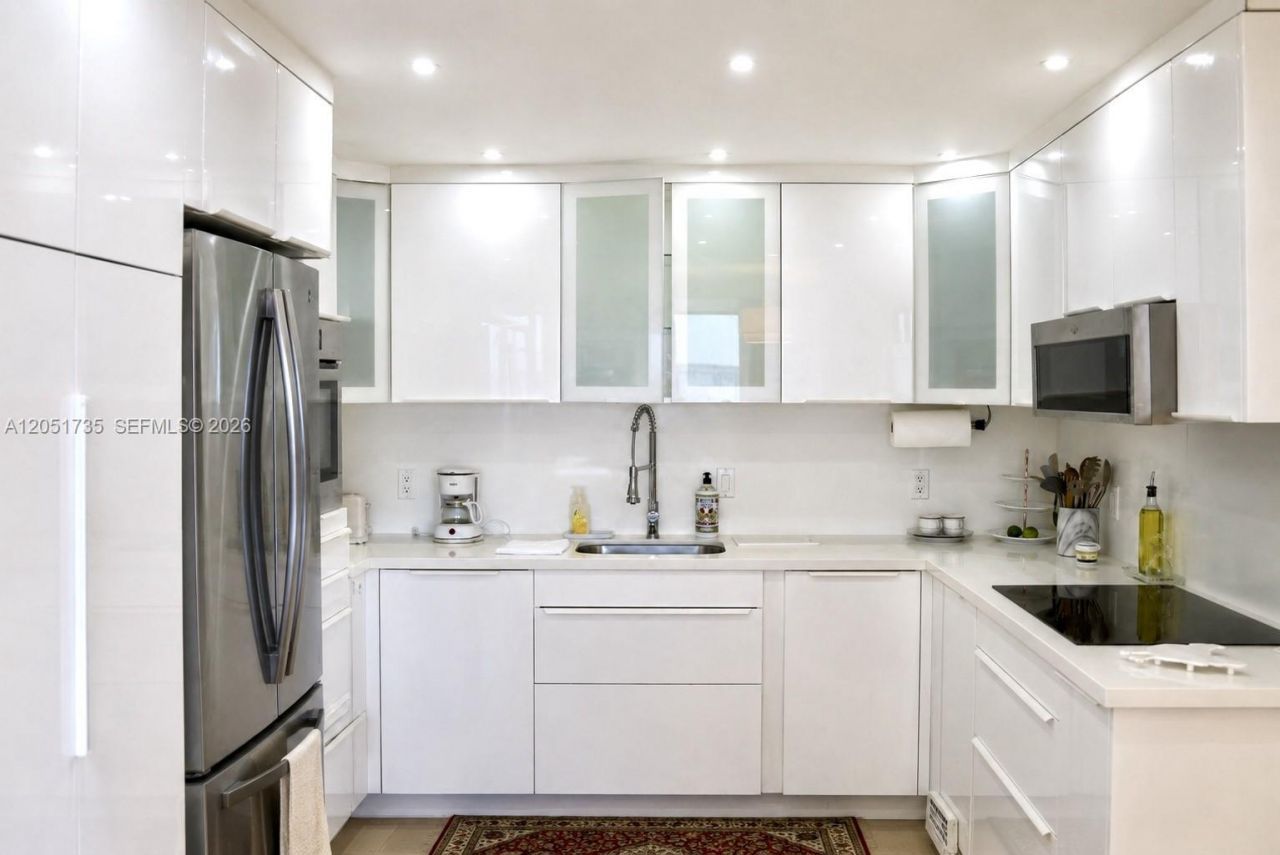 1450 Brickell Bay Dr , Unit 801, Miami, FL 33131 Photo