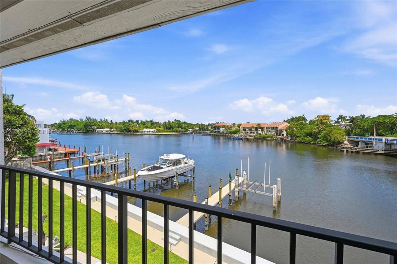 801 Palm Trl, Unit 10, Delray Beach, FL 33483 Photo