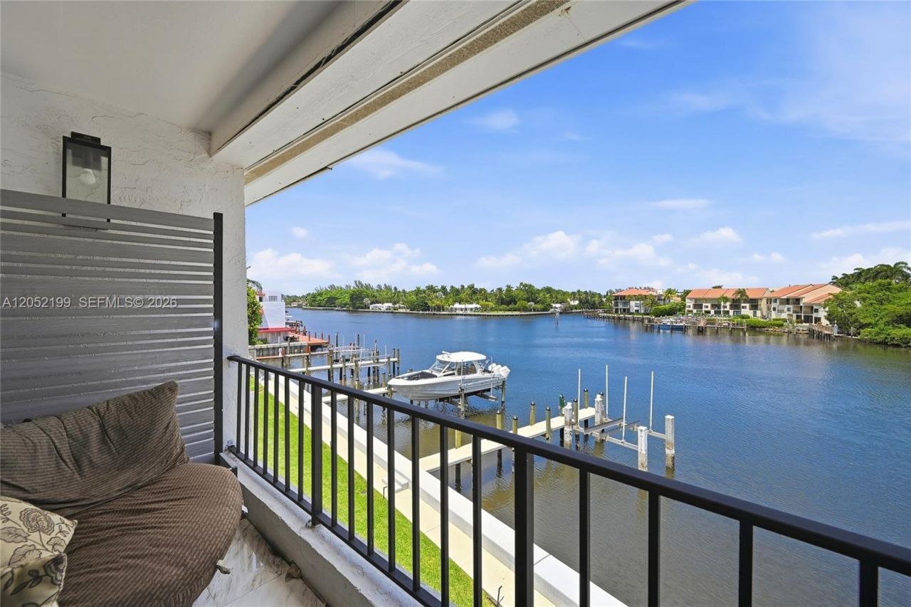 801 Palm Trl, Unit 10, Delray Beach, FL 33483 Photo