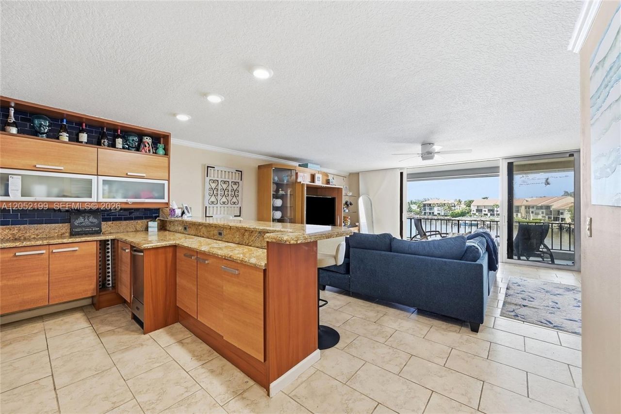 801 Palm Trl, Unit 10, Delray Beach, FL 33483 Photo