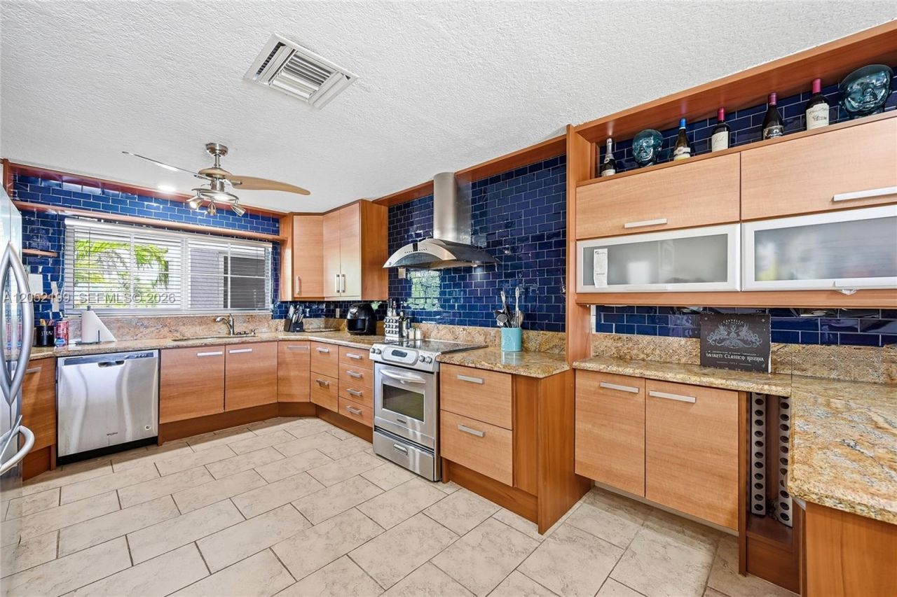 801 Palm Trl, Unit 10, Delray Beach, FL 33483 Photo