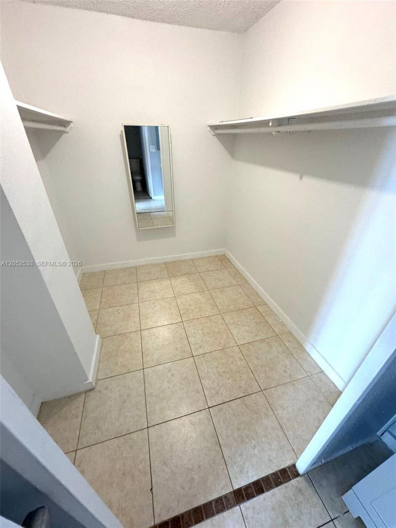 7545 E Treasure Dr, Unit 8J, North Bay Village, FL 33141 Photo