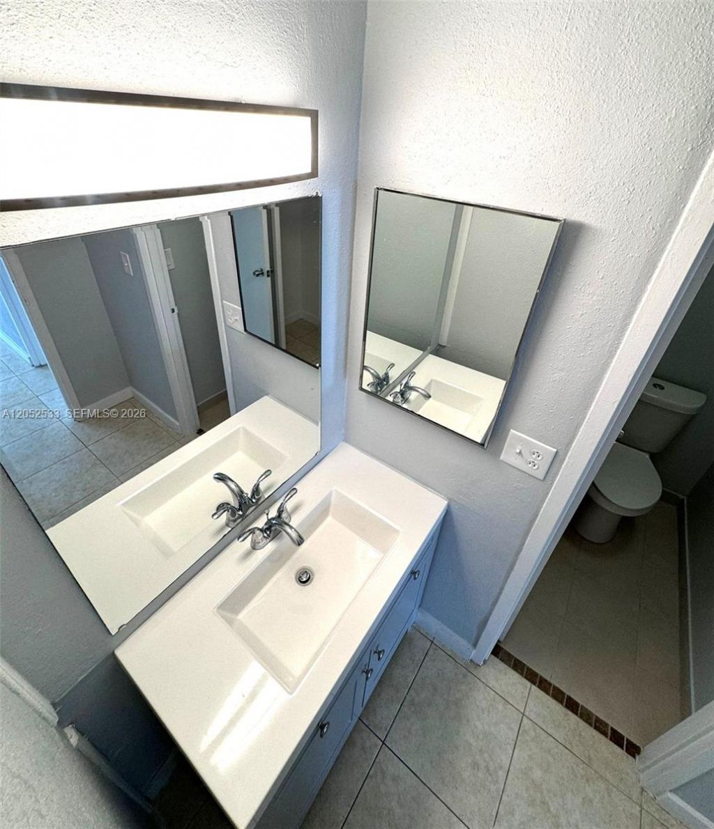 7545 E Treasure Dr, Unit 8J, North Bay Village, FL 33141 Photo