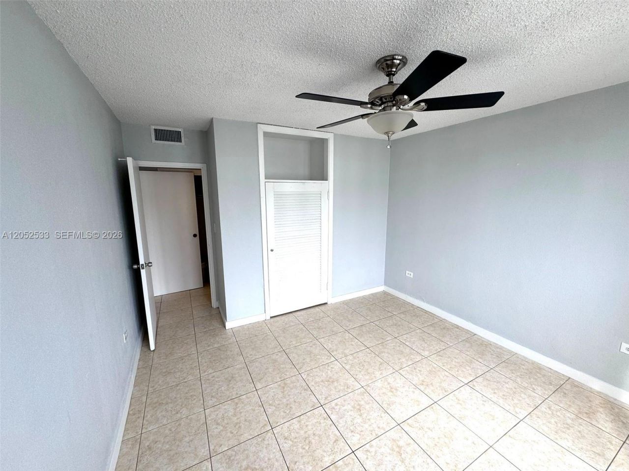 7545 E Treasure Dr, Unit 8J, North Bay Village, FL 33141 Photo