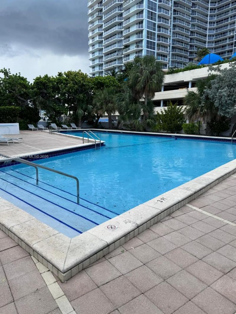 7545 E Treasure Dr, Unit 8J, North Bay Village, FL 33141 Photo