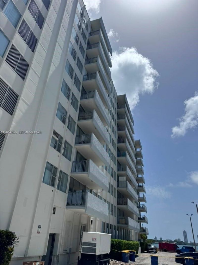 7545 E Treasure Dr, Unit 8J, North Bay Village, FL 33141 Photo