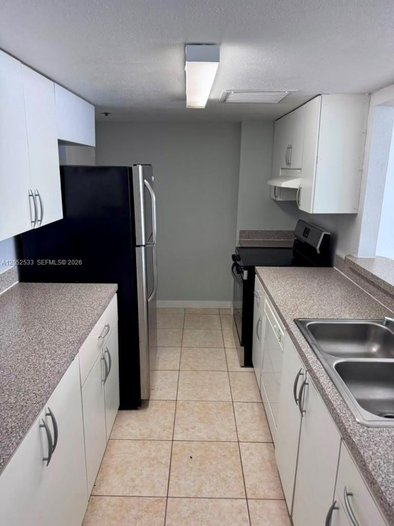 7545 E Treasure Dr, Unit 8J, North Bay Village, FL 33141 Photo