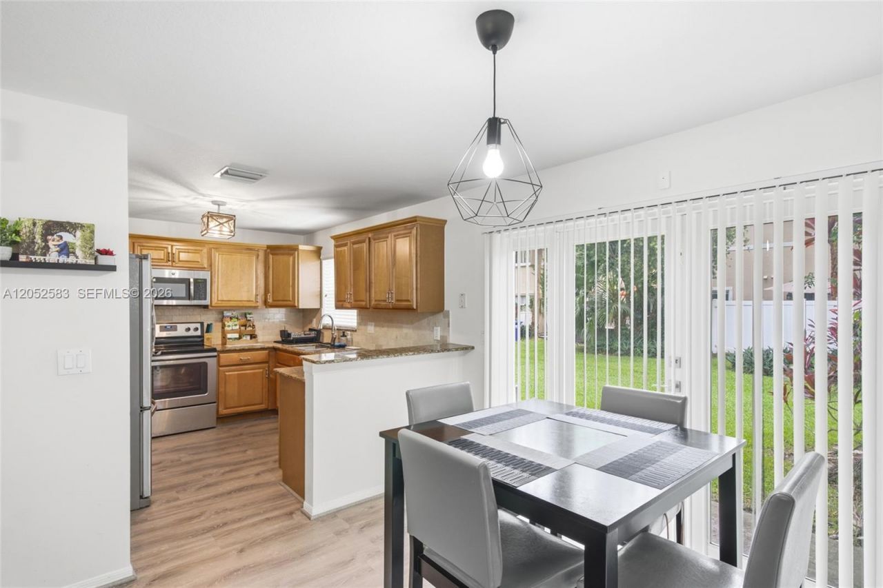2293 NW 170th Ave , Unit 2293, Pembroke Pines, FL 33028 Photo