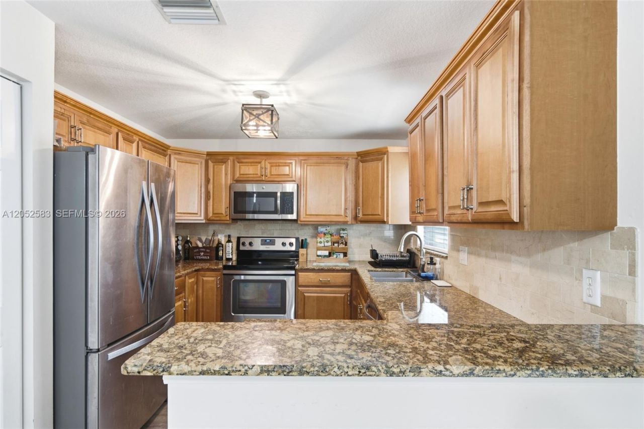 2293 NW 170th Ave , Unit 2293, Pembroke Pines, FL 33028 Photo