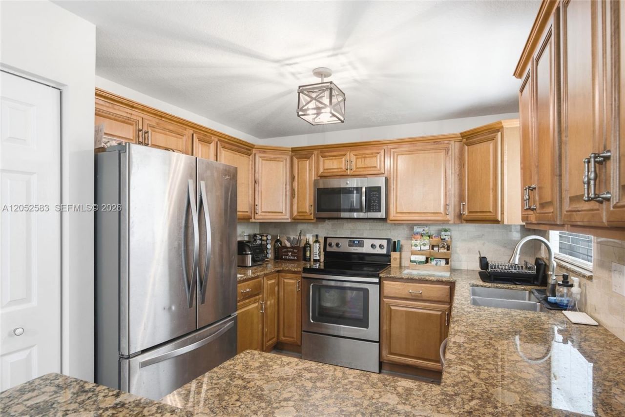 2293 NW 170th Ave , Unit 2293, Pembroke Pines, FL 33028 Photo