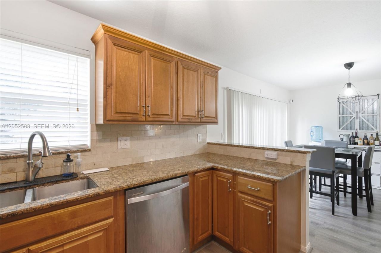 2293 NW 170th Ave , Unit 2293, Pembroke Pines, FL 33028 Photo