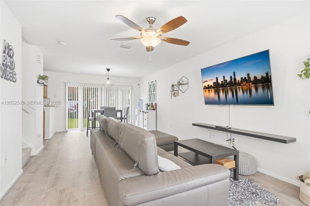 2293 NW 170th Ave , Unit 2293, Pembroke Pines, FL 33028 Photo
