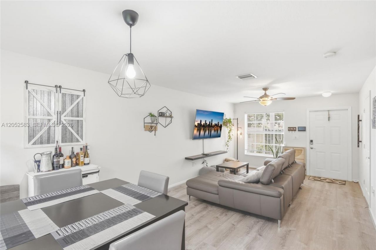 2293 NW 170th Ave , Unit 2293, Pembroke Pines, FL 33028 Photo