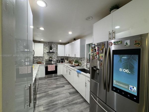 10660 SW 164th St, Unit n/a, Miami, FL 33157