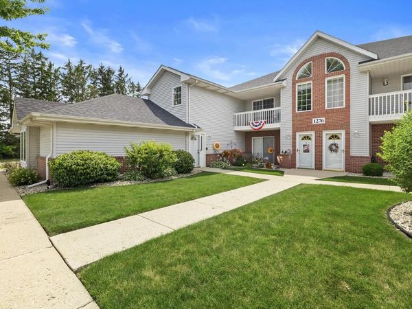 1276 Village Centre DRIVE, Unit 7, Kenosha, WI 53144