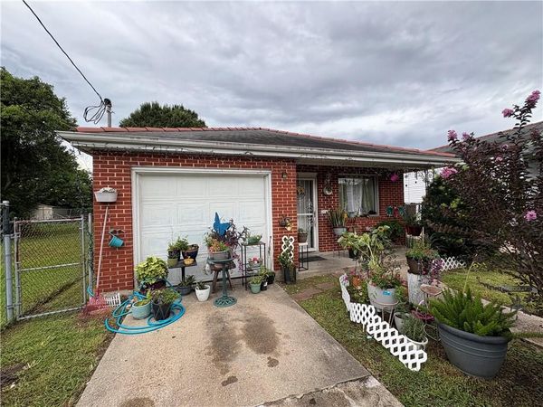 1023 LEBOEUF Street , New Orleans, LA 70114