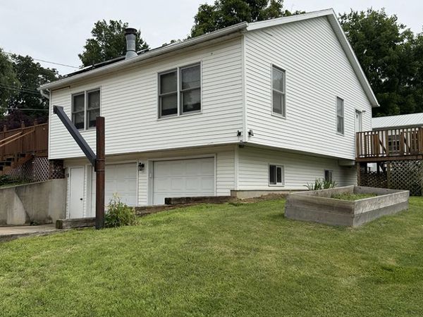 409 N Barber Avenue , Polo, IL 61064