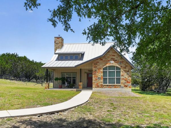 306 Saddle Mountain Dr., Boerne, TX 78006