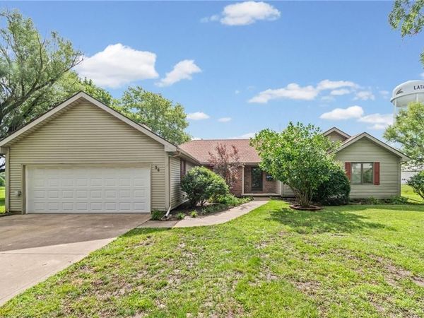 36 Hubbard Place, Lathrop, MO 64465