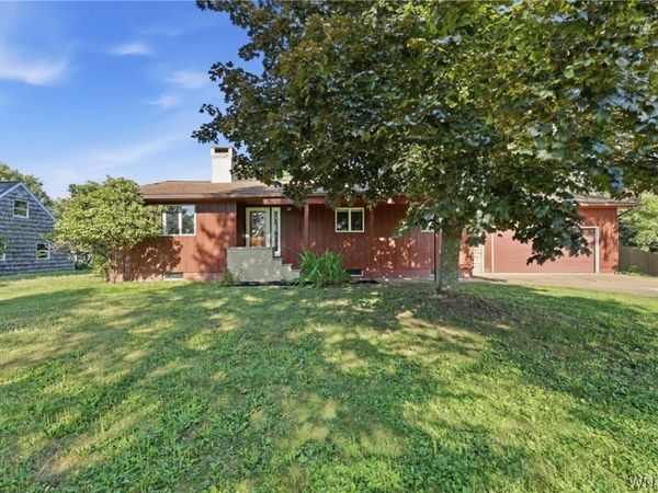 77 S Vaughn Street , Springville, NY 14141