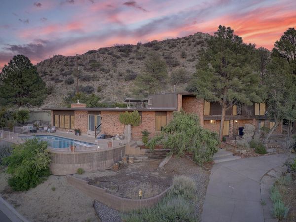 1100 Warm Sands Drive SE, Albuquerque, NM 87123