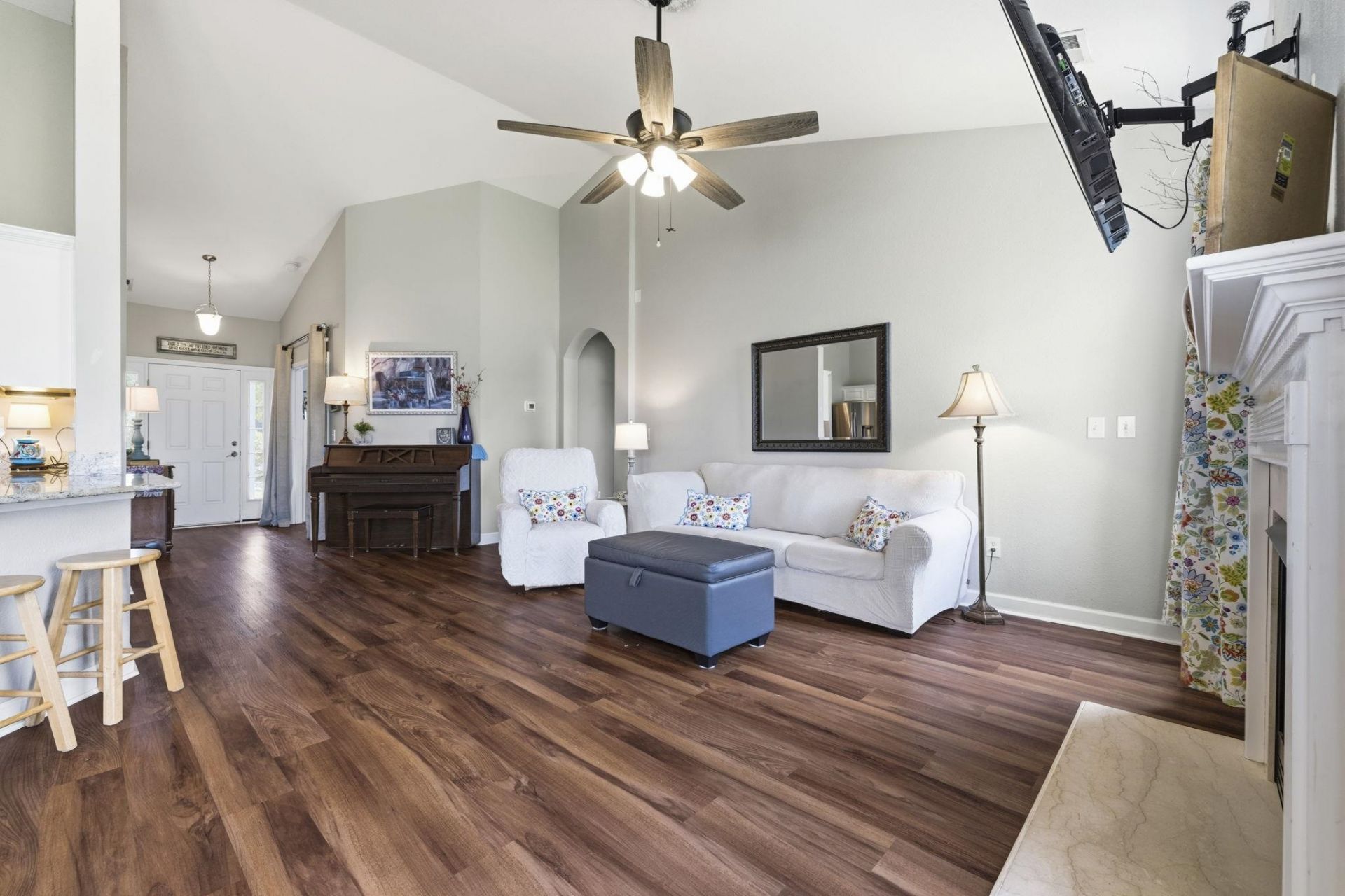 622 Vermillion Dr. Photo 13