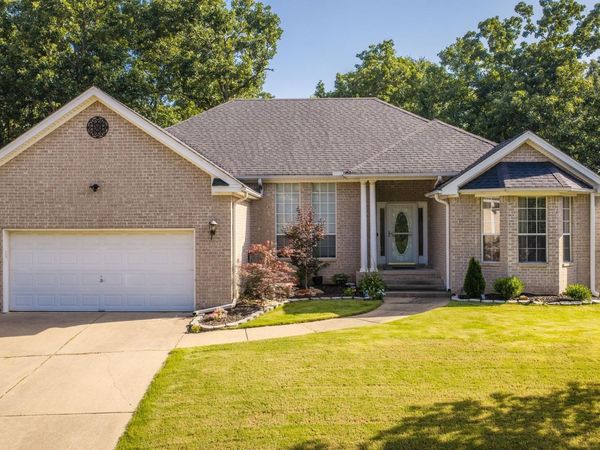 6916 Park Meadowns Drive, Sherwood, AR 72120