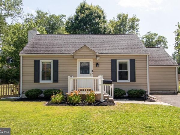 135 LONGSHORE AVENUE , YARDLEY, PA 19067