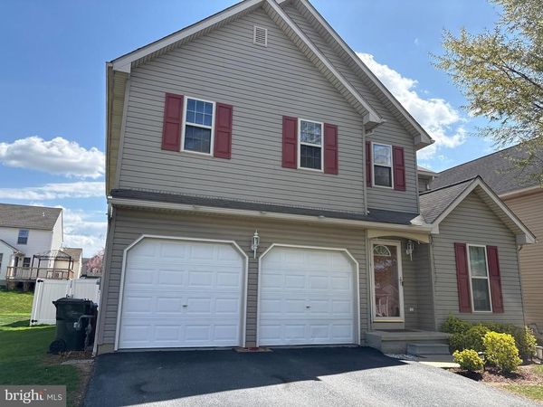 720 STRAYER DRIVE , WINDSOR, PA 17366