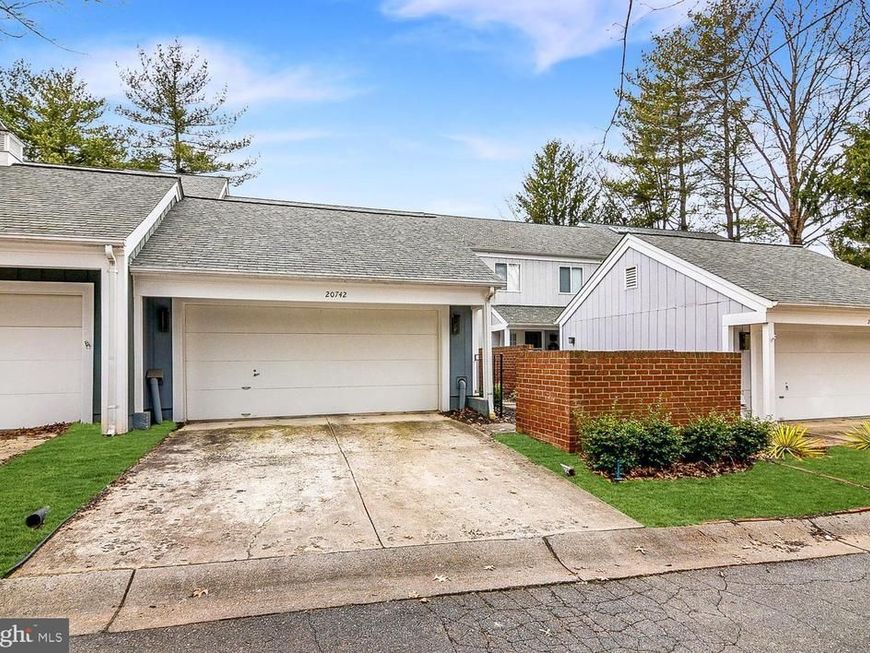 20742 Highland Hall Drive, Montgomery Village, MD 20886 Main Photo