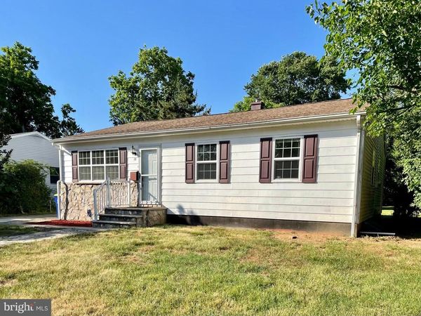 19 HICKORY LANE, DOVER, DE 19904