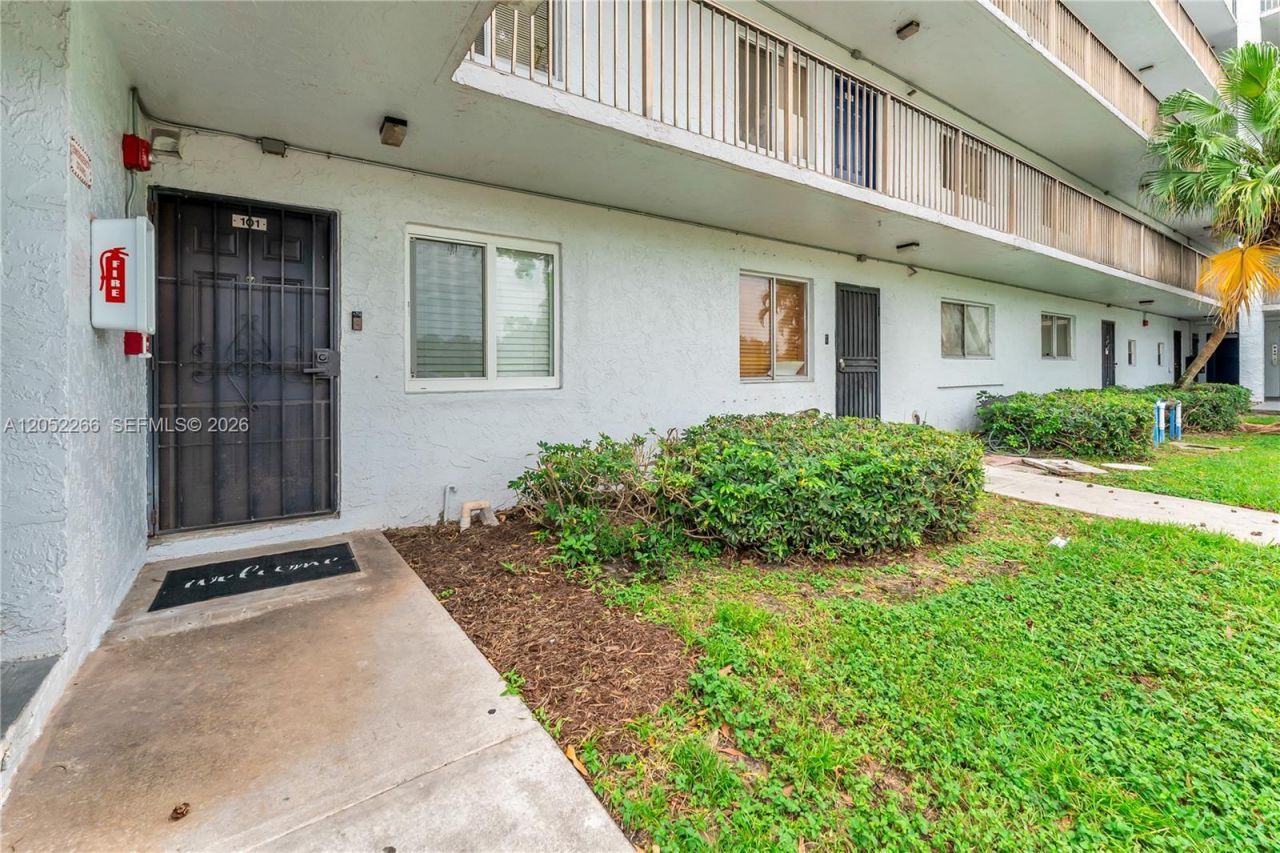 8720 N Sherman Cir, Unit 101, Miramar, FL 33025 Photo